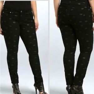 Torrid Sophia Black Skinny Jeans Womens Size 16 R Kiss Lips Print Stretch Denim